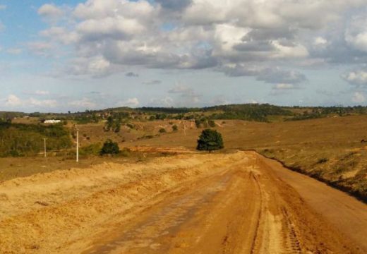 Prefeitura faz intervenções em estradas das zonas rurais para recuperação de vias