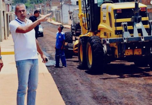 Durante carnaval, Prefeito visita obras em andamento no município