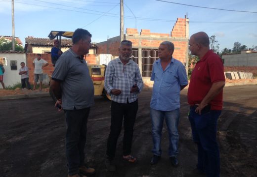 “Tour” por Alagoinhas Velha: Radialista Ailton Borges visita obras com equipe da Prefeitura