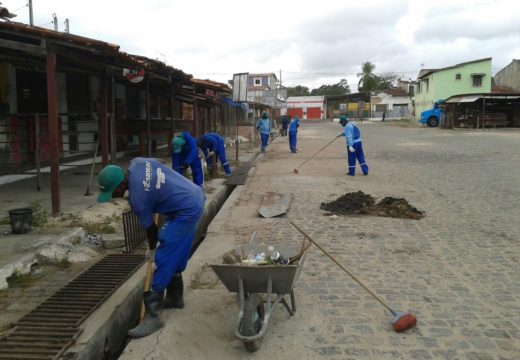 Prefeitura realiza serviços de manutenção e limpeza na Central de Abastecimento