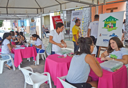 Março Mulher Alagoinhas: Prefeitura realiza ação social no Mercado do Artesão