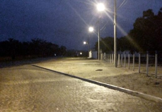 Prefeitura conclui a instalação de 54 novos braços de luz no Conjunto Linha Verde