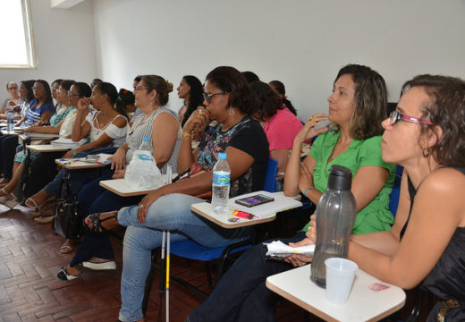 Prefeitura reúne professores da rede pública para discutir o planejamento da educação inclusiva no município