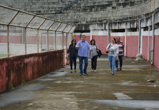 Nova vistoria: Secretário de Infraestrutura se reúne com a diretoria da FATEC em visita técnica ao Carneirão