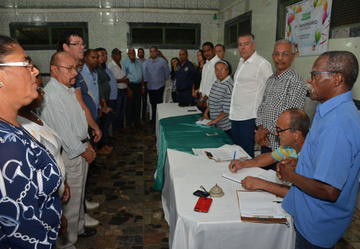 Prefeito Joaquim Neto prestigia posse da nova diretoria da UAMA