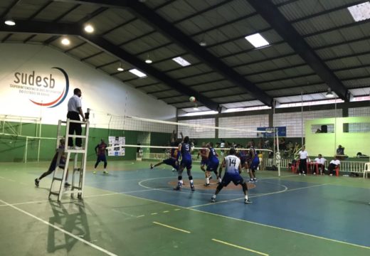 Fomento a práticas esportivas: com apoio da Prefeitura, VII Copa Alagoinhense de Voleibol reuniu atletas de 4 cidades no ginásio de esportes Antônio Carlos Magalhães