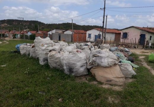 Comissão de Combate à Dengue realiza ação integrada no Barreiro de cima
