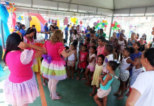 Programação do Dia das Crianças é iniciada com festa na Baixa da Candeia