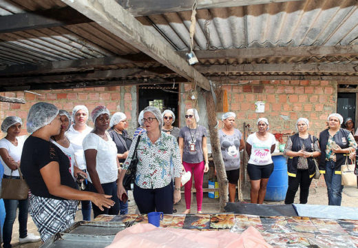 Higiene, manipulação e adequação das estruturas: Vigilância Sanitária promove palestra para produtores de farinha do Ponto do Beiju
