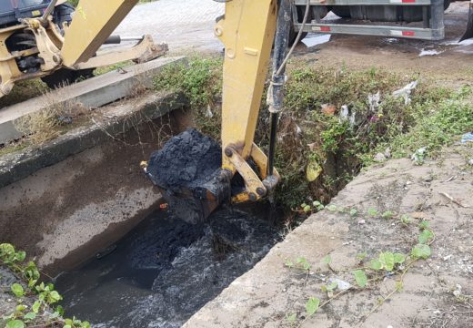Chuvas: Prefeitura intensifica limpeza de galerias e bocas de lobo