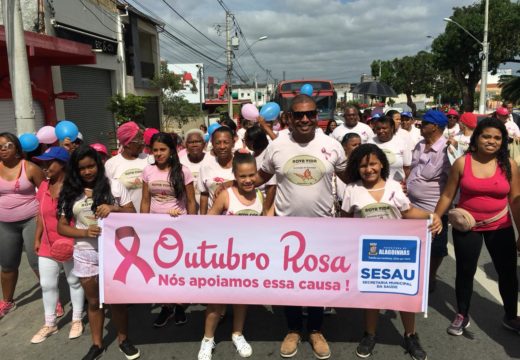 SESAU participa de caminhada do Outubro Rosa e reforça que o atendimento com demanda livre para realização de exames pela rede municipal segue até quarta-feira (31)