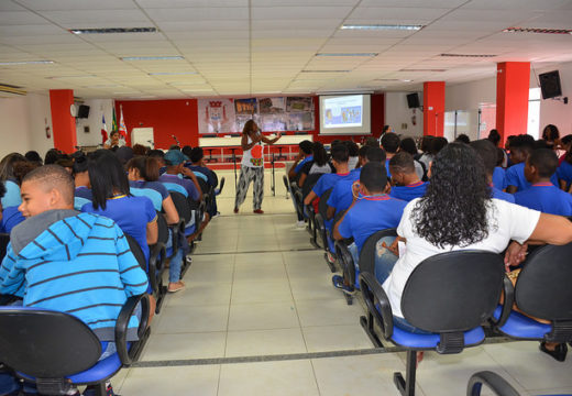 Semas realiza palestra pelo Mês da Consciência Negra na Câmara de Vereadores