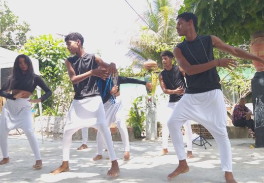 Abertura do Novembro Negro reúne dança, religião e roda de conversa na comunidade do Jambreiro