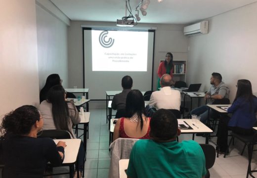 Servidores participam de capacitação sobre licitações