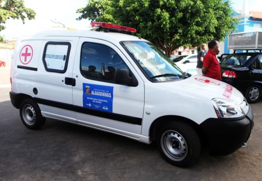 Distrito do Riacho da Guia é beneficiado com a entrega de uma ambulância