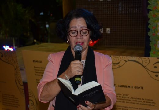 Com apoio da Prefeitura, sarau literário movimenta a praça Conselheiro Ruy Barbosa