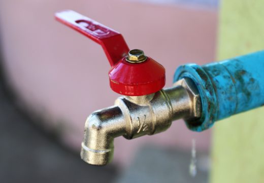 Devido à obra de melhoria no Sistema Cavada, abastecimento é interrompido em algumas localidades