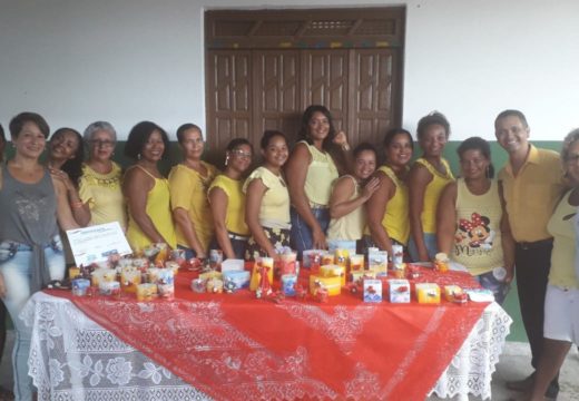 AÇÕES SOCIAS: SAAE finaliza oficina de velas artesanais em Santa Terezinha