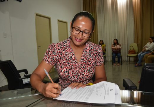 Prefeitura dá posse a novos servidores