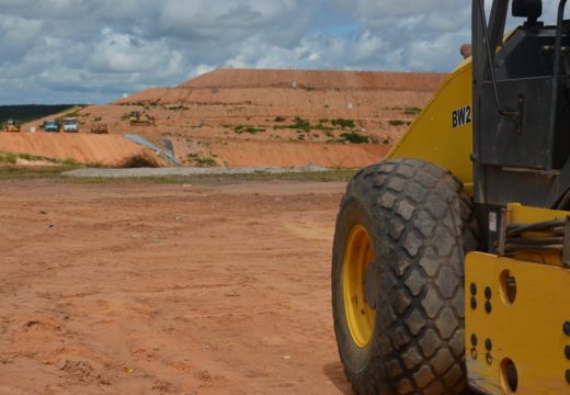 Prefeitura inicia a construção da nova célula do Aterro Sanitário