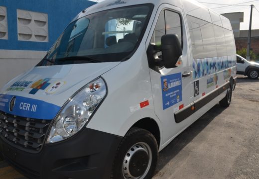 Fortalecimento da Rede de Cuidados à Pessoa com Deficiência: Prefeitura entrega veículo de transporte sanitário eletivo à Pestalozzi
