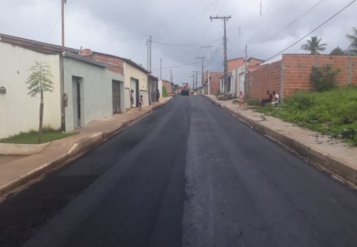 Prefeitura segue com as obras da segunda etapa de pavimentação asfáltica na Rua São Crispim