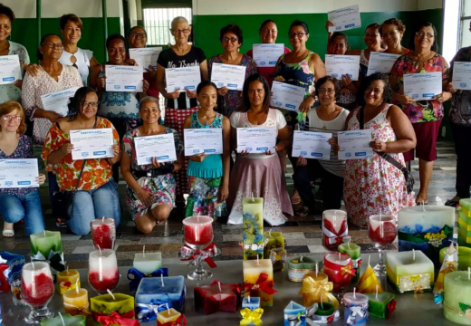 SAAE finaliza oficina de Velas Artesanais na Praça Kennedy