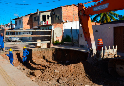 Devido à obra de macrodrenagem da SECIN, Rua Palmas e travessas têm abastecimento afetado