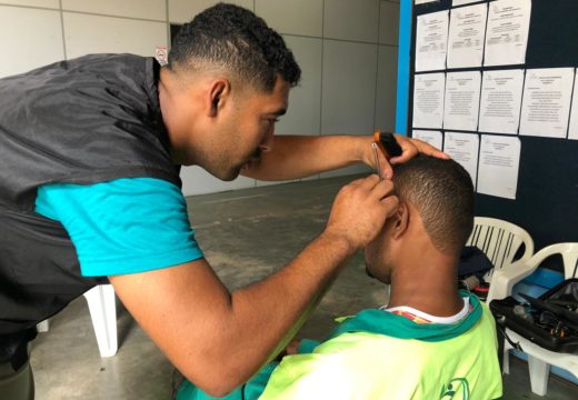 “Arraiá da SESEP”: Prefeitura leva serviços de beleza para funcionários e catadores de materiais recicláveis