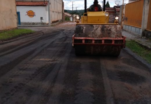 Prefeitura inicia obras de pavimentação na Rua Santa Maria