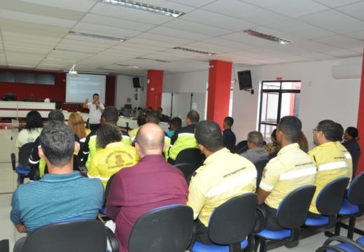 SMTT realiza ciclo de palestras sobre alterações no Estatuto do Desarmamento e o uso de drogas no trânsito