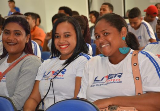 Prefeitura entrega certificados de mais uma etapa de cursos gratuitos pelo Projeto Qualificação e Emprego