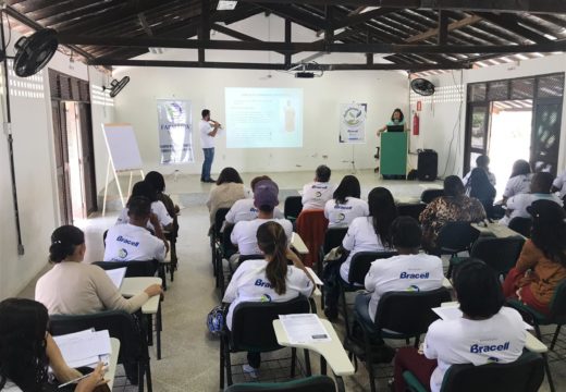 O uso de plantas medicinais nos tratamentos de saúde: iniciativa pioneira oferece Curso de Extensão em Naturoterapia para agentes de saúde e representantes de comunidades quilombolas