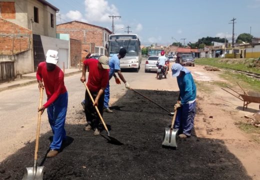Prefeitura em Ação avança com serviços no Barreiro e leva atendimentos gratuitos à comunidade