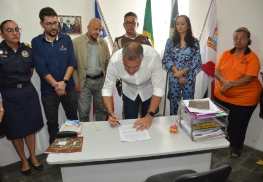 Investimento em segurança pública: prefeito Joaquim Neto assina ordem de serviço para a implantação do sistema de videomonitoramento eletrônico em Alagoinhas