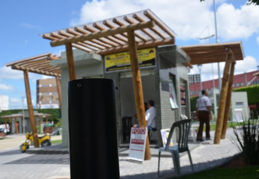 Vândalos arrancam 19 lâmpadas da Praça J.J. Seabra
