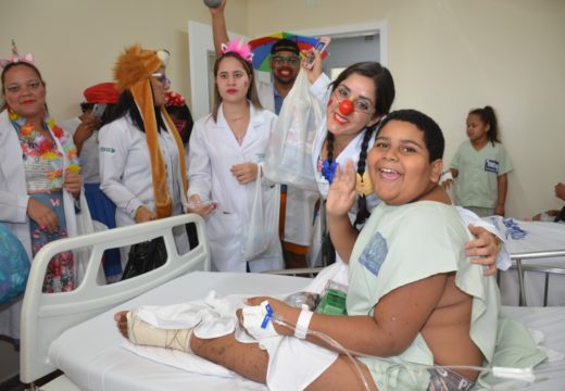 Na véspera do Dia das Crianças, “Vigilantes da Alegria” realizam ação no Hospital Maternidade e no Dantas Bião
