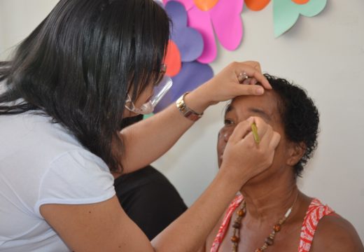 OUTUBRO ROSA: Pacientes do CAIDH são acolhidas com atendimentos diversos de saúde e beleza nesta quinta-feira (17)