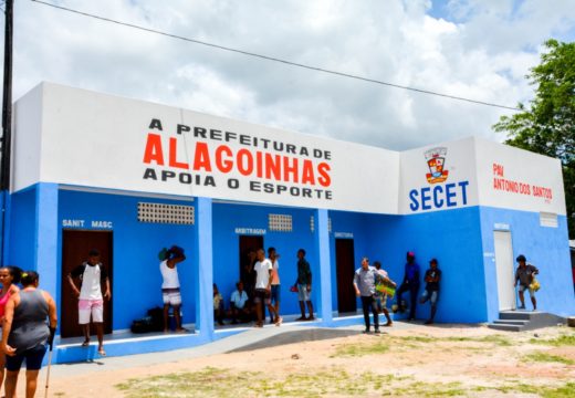 Incentivo ao esporte: Prefeitura entrega vestiários e sanitários do campo de bola de Riacho da Guia, que conta agora com nova estrutura