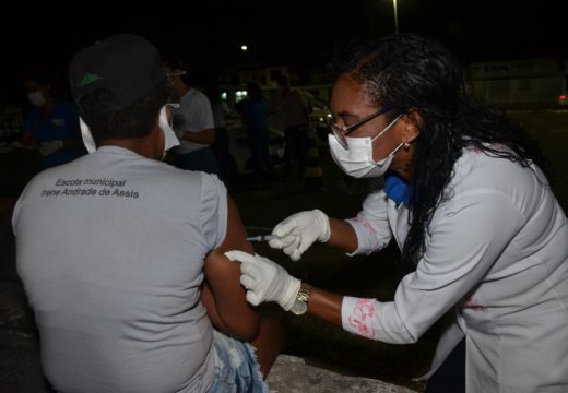 Pessoas em situação de rua são imunizadas contra Influenza; Prefeitura amplia atendimentos e abordagens sociais