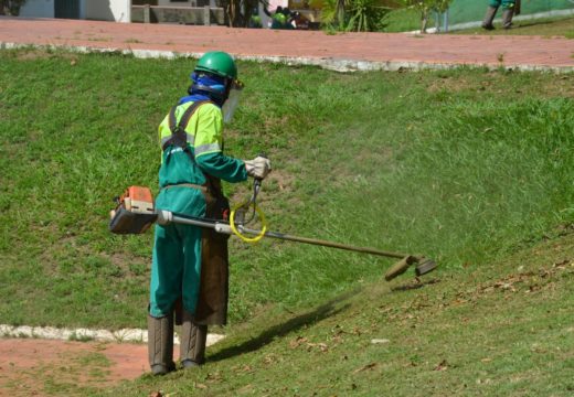 Prefeitura leva mutirão de serviços de limpeza à comunidade de Boa União