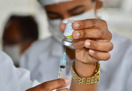 Vacinação contra Influenza: em Alagoinhas, professores contam com ponto volante de imunização e cronograma para evitar aglomerações; confira