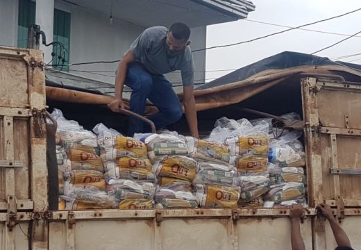 Prefeitura recebe 1.150 cestas básicas doadas pelo Atacadão
