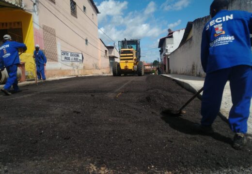 MAIS ASFALTO: Prefeitura entrega requalificação da Rua Ingá, em Alagoinhas Velha, e lança pacote de obras no Barreiro nesta sexta-feira (07)