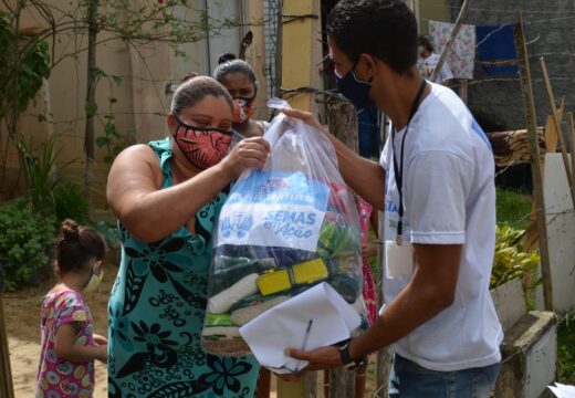 Prefeitura inicia entrega de cestas básicas a beneficiários do Programa Minha Casa Minha Vida