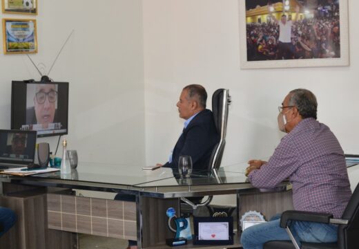 Prefeito e vice-prefeito são diplomados pela Justiça Eleitoral