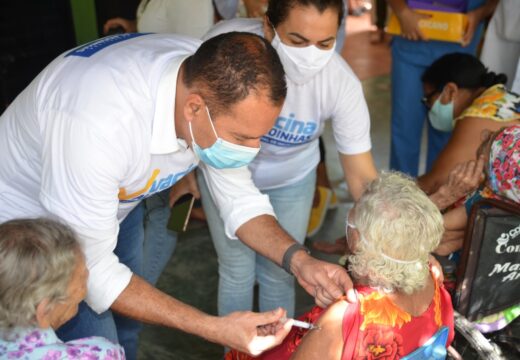 Vacinação com a segunda dose da Coronavac começa nesta segunda-feira (15)