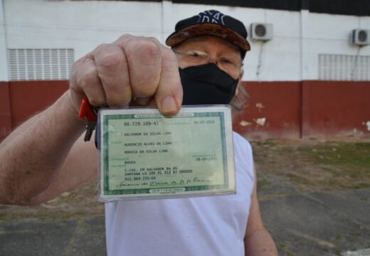 Atenção ao cartão de vacina! Idosos e trabalhadores de saúde receberão segunda dose da Coronavac, a partir de segunda-feira (08)