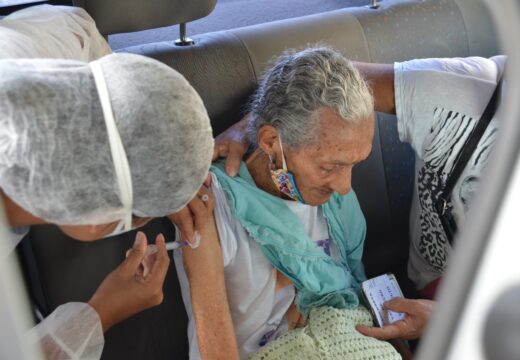 Prorrogada até sexta-feira (12), a vacinação de idosos com 85 anos ou mais