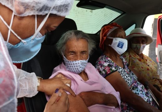 Vacinação para idosos com 80 anos ou mais e 2ª dose para os acima de 85 começa nesta quinta (04)